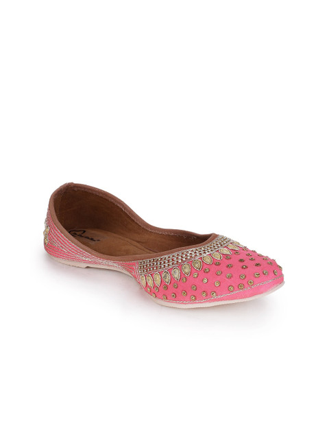 

The Desi Dulhan Women Fuchsia Ethnic Flats