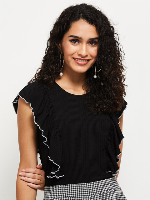 

max Black Solid Ruffles Top