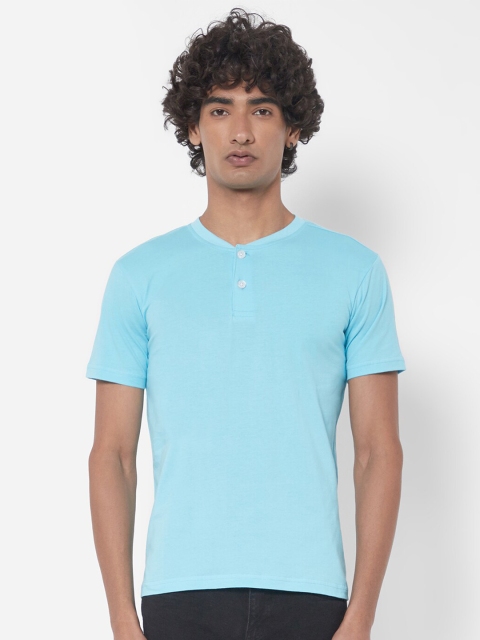 

Melangebox Men Blue Henley Neck T-shirt