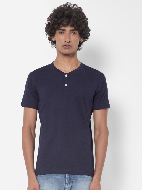 

Melangebox Men Navy Blue Henley Neck T-shirt