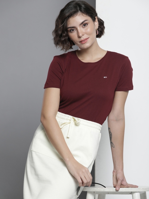 

Tommy Hilfiger Women Maroon Solid Pure Cotton Slim Fit T-shirt