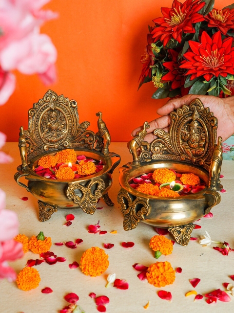 

StatueStudio Set of 2 Gold-Toned Religious Brass Urli Bowls Home Decor