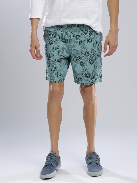 

GUESS Men Green Printed Shorts