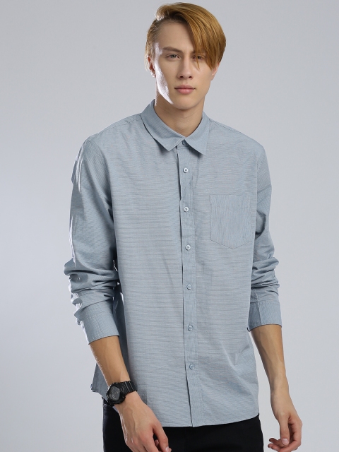 

GUESS Men Blue Pinstriped Casual Shirt