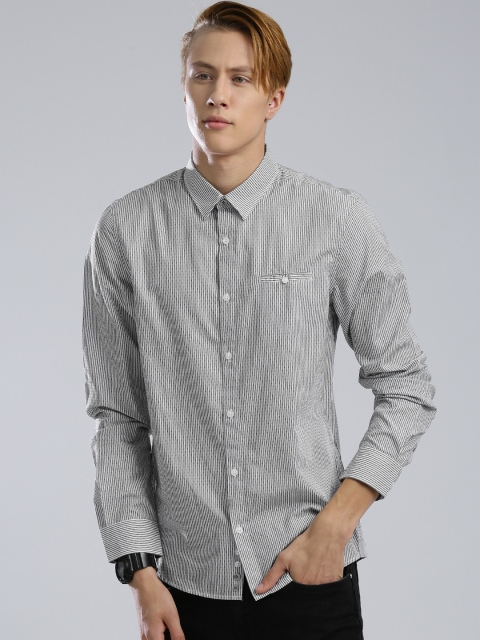 

GUESS Men Grey & White Slim Fit Striped Casual Shirt