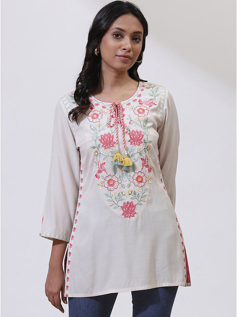 

Lakshita White & Pink Floral Embroidered Thread Work Pure Cotton Kurti
