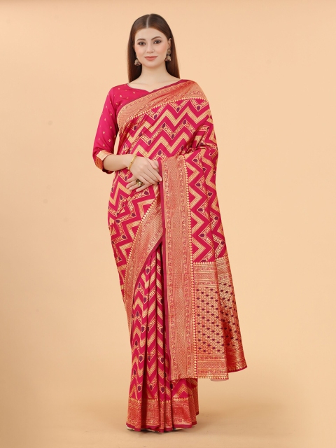 

WELL WORN Women Fuchsia & Gold-Toned Woven Design Zari Silk Cotton Banarasi Saree