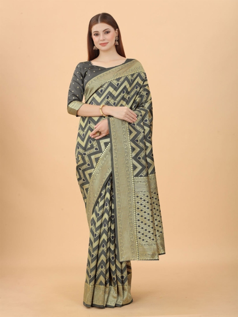 

WELL WORN Women Grey & Gold-Toned Woven Design Zari Silk Cotton Banarasi Saree