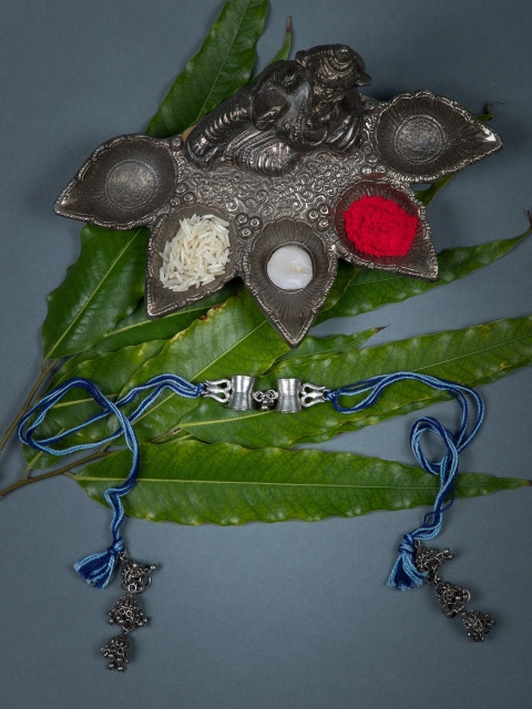 

creyons by mansi Blue & Navy Blue Silver-Toned Lumba Bhabhi Rakhi
