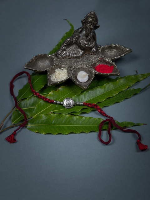 

creyons by mansi Red & Maroon Silver Toned Rakhi