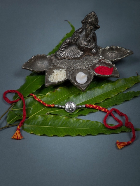 

creyons by mansi Men Orange- Red Silver Toned Bhaiya Handmade Beaded Rakhi