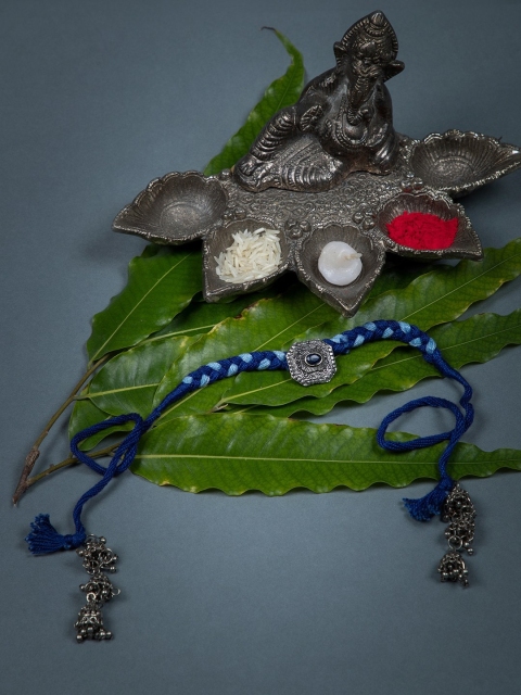 

creyons by mansi Women Blue & Silver Toned Beaded Lumba