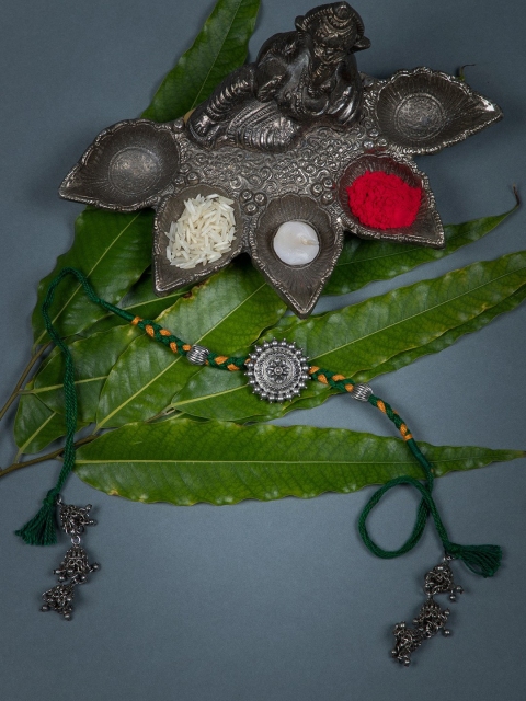

creyons by mansi Women Green & Silver Toned Beaded Lumba