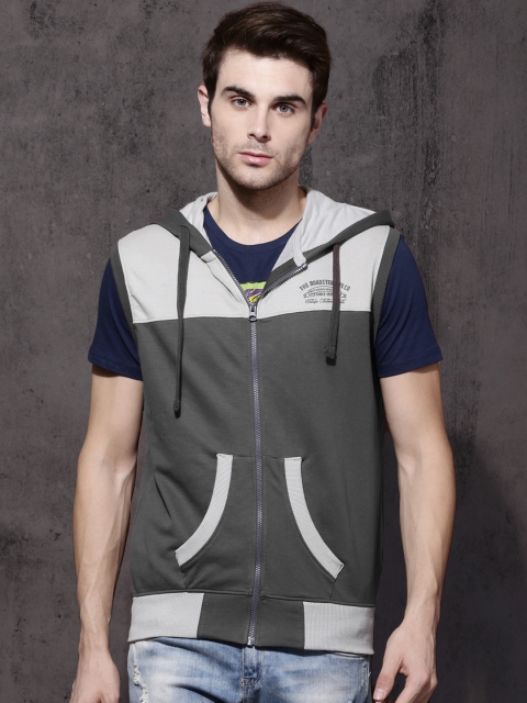 

Roadster Men Grey & Cream Colourblocked Hooded Sweatshirt