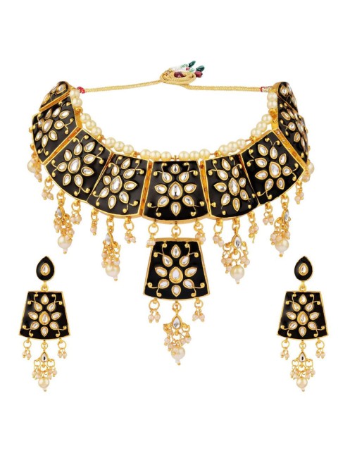 

Efulgenz Gold-Plated & Black Kundan Studded & Beaded Jewellery Set