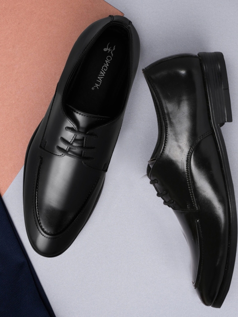 

Longwalk Men Black Solid Formal Derby Shoes