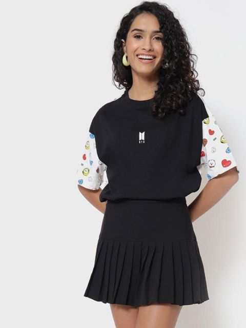 

Bewakoof Women White & black Printed Loose T-shirt