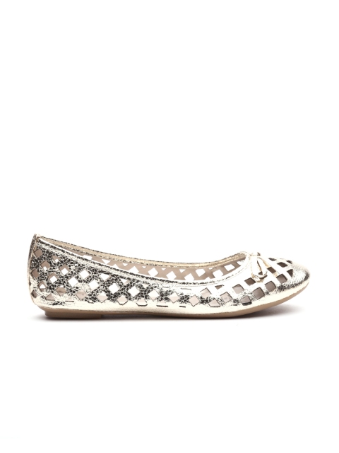 

Carlton London Women Gold-Toned Ballerinas with Laser Cuts