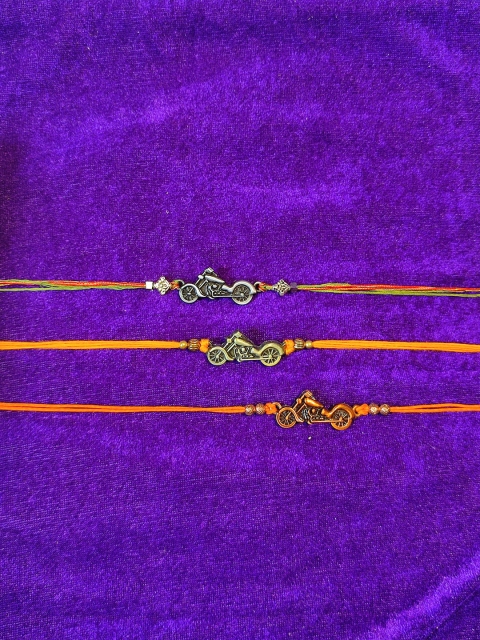 

CRAYTON Men Pack Of 3 Designed Threaded Rakhi, Red