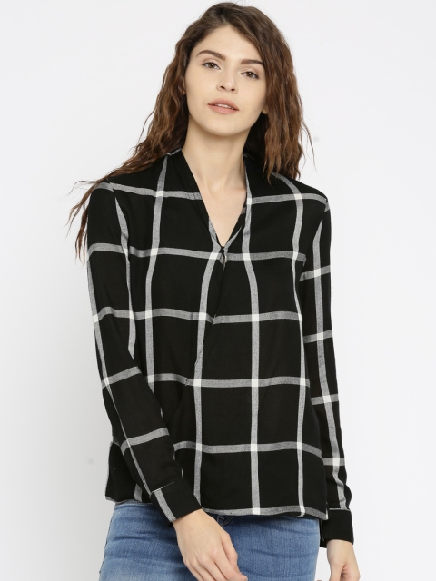 

Vero Moda Women Black Checked Wrap Top