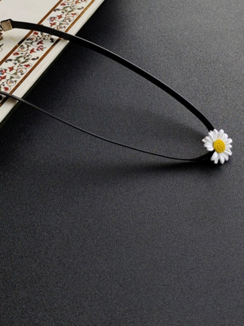 

ANNA CREATIONS Black Thread White Daisy Flower Shaped Pendant Set