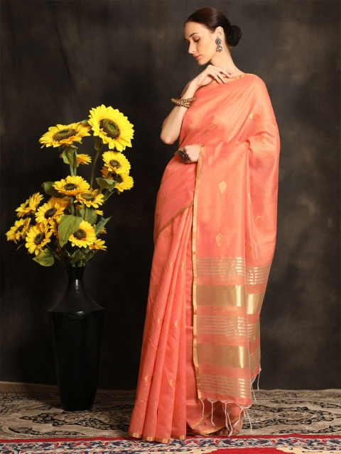 

VISHNU WEAVES Peach-Coloured & Gold-Toned Woven Design Linen Blend Banarasi Saree