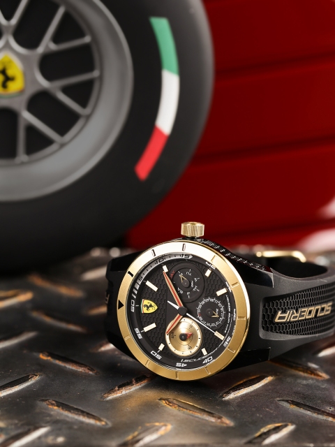 

SCUDERIA FERRARI Redrev T Men Black Analogue Watch 0830380_SF