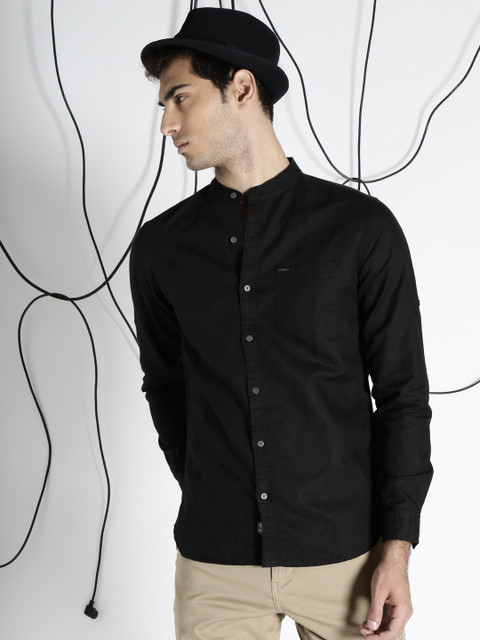 

Ecko Unltd Men Black Slim Fit Solid Casual Shirt