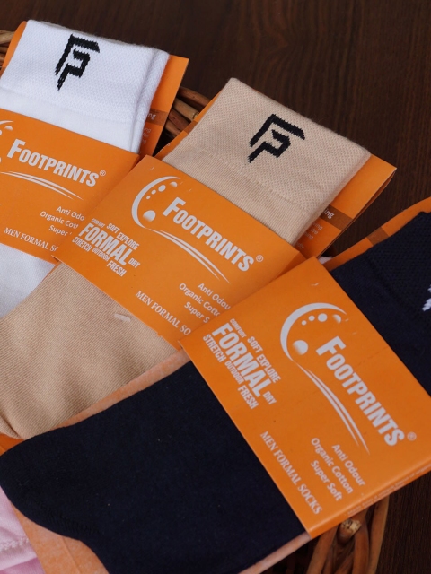 

FOOTPRINTS Men Pack Of 5 Solid Calf Length Socks, Black