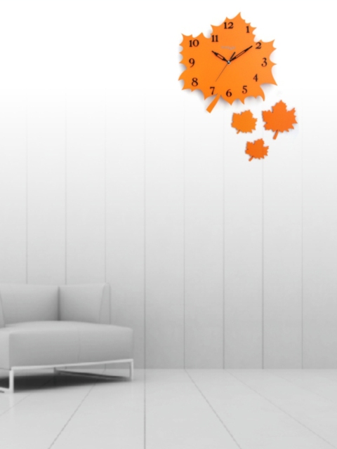 

RANDOM Orange Dial Maple Leaf-Shaped Wooden Analogue Wall Clock