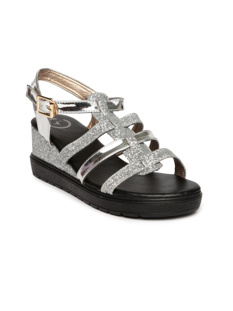 

red pout Women Silver-Toned Solid Sandals