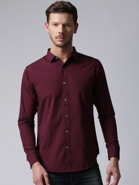 

YWC Men Burgundy Slim Fit Solid Casual Shirt