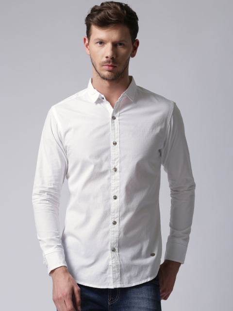 

YWC Men White Slim Fit Solid Casual Shirt