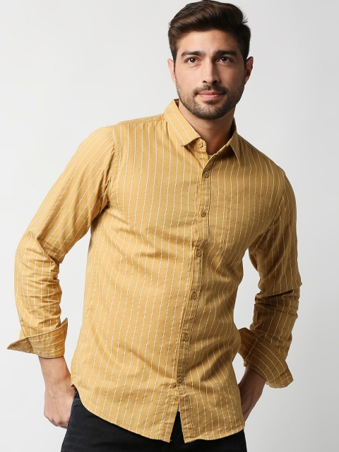 

VALEN CLUB Men Yellow Slim Fit Striped Casual Shirt