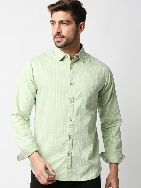 

VALEN CLUB Men Green Slim Fit Striped Casual Shirt