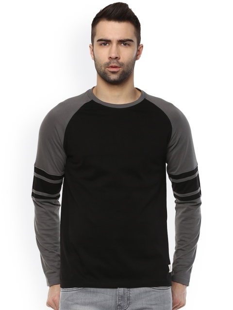 

ELABORADO Men Black Solid Round Neck T-shirt