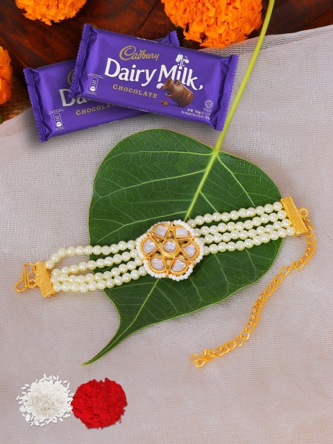 

Crunchy Fashion Men Gold-Coloured & White Rakhi With Roli Chawal & Chocolates