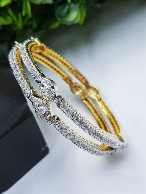 

GRIIHAM Set Of 2 Gold-Plated White AD-Studded Bangles