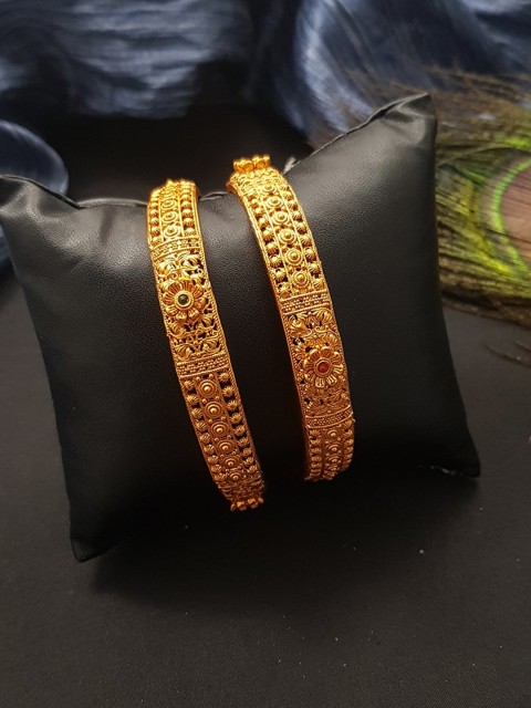 

GRIIHAM Set Of 2 Gold-Plated Kolkata design Bangles