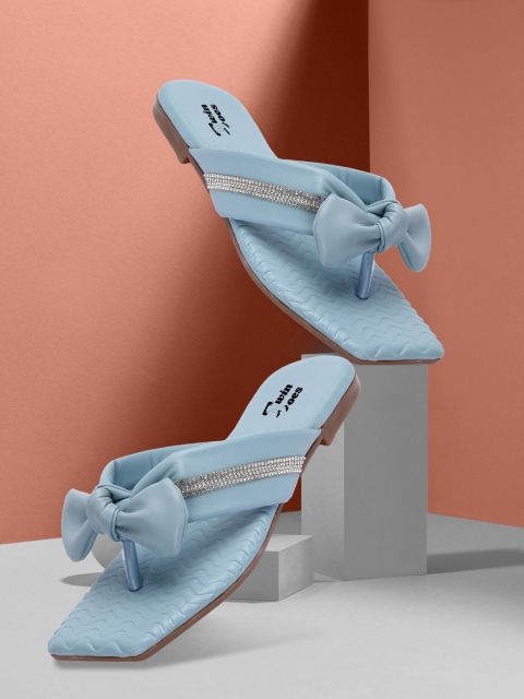 

TWIN TOES Blue Textured Kitten Sandals with Bows