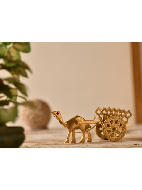 

Fashion Bizz Gold-Toned Camel Metal Showpieces