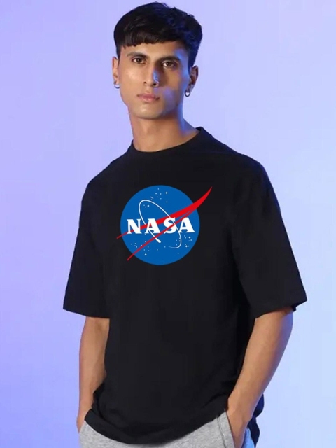 

Bewakoof Men Black Drop-Shoulder Sleeves 100% Cotton Loose T-shirt