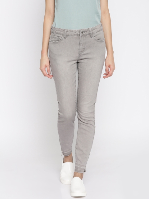 

Vero Moda Women Grey Slim Fit Stretchable Jeans