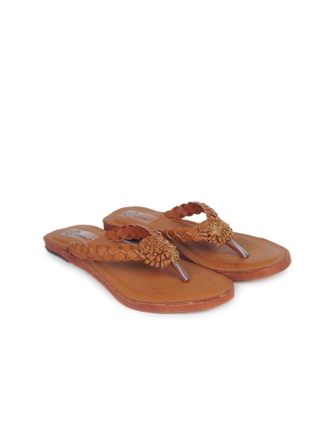 

The Desi Dulhan Women Tan Brown Embellished Leather Ethnic Flats