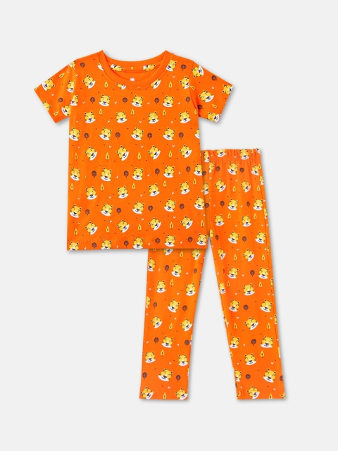 

Cuddles for Cubs Unisex Kids Orange & White Printed Night suit