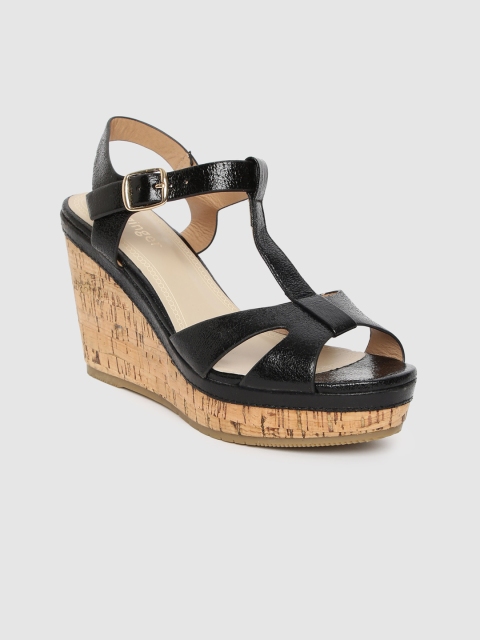 

Ginger by Lifestyle Women Beige and Black Textured Sandals