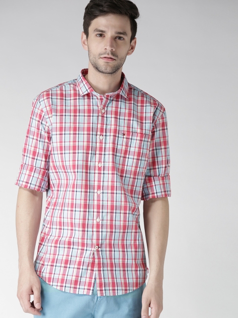 

Tommy Hilfiger Men Pink & Blue Checked Casual Shirt