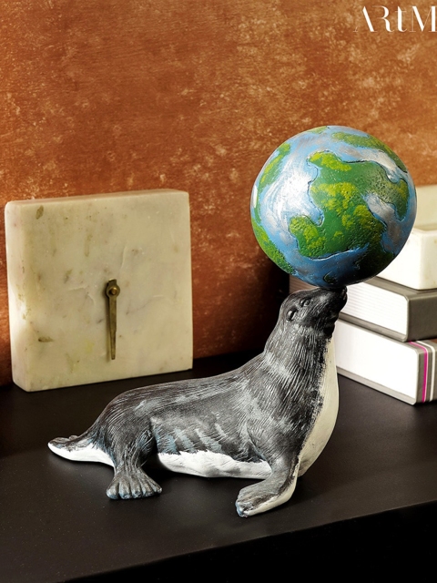 

THE ARTMENT Grey Textured Balancing Sea Lion Showpieces