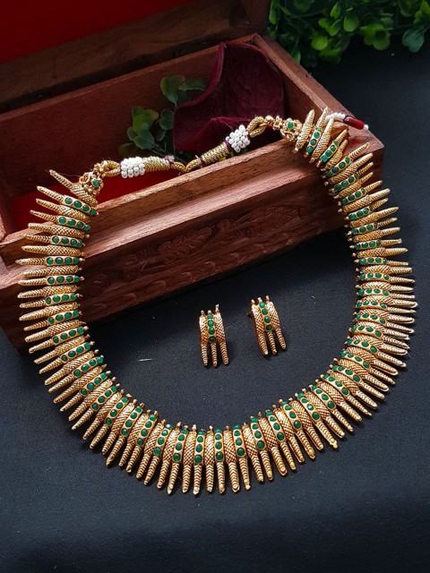 

GRIIHAM Women Gold-Plated White & Green AD-Studded Coorgi Necklace Set