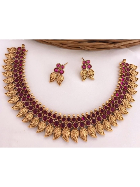 

GRIIHAM Gold-Plated Pink Elegant Small Necklace Set